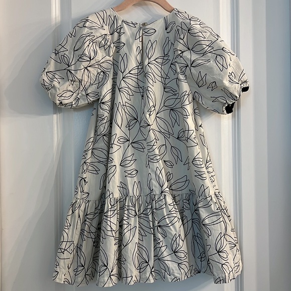 Girls dress with flower pattern - Picture 4 of 4